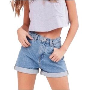 URBAN OUTFITTERS BDG Mom High Rise Jean Denim Shorts Roll Cuff Hem Light Wash 29